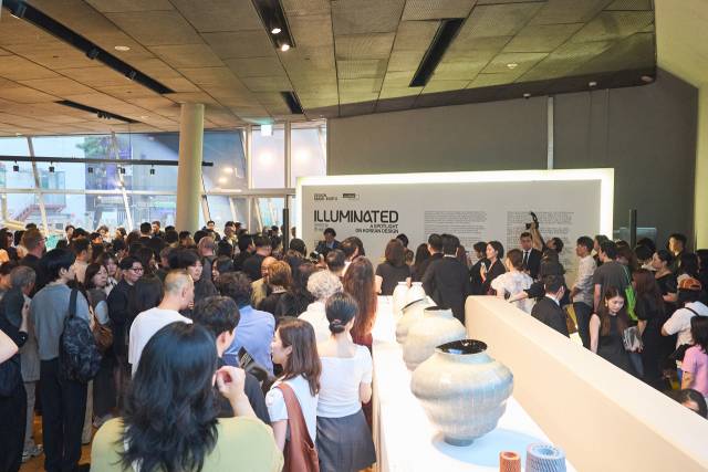 DDP 전시장이 관람객들로 가득 차 있다. 사진제공=서울디자인재단