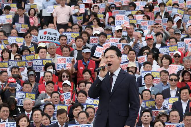 장동혁 국민의힘 대표가 9월12일 서울 여의도 국회 본청 앞에서 열린 야당탄압 독재정치 규탄대회에서 규탄사를 하고 있다. ⓒ시사저널 박은숙