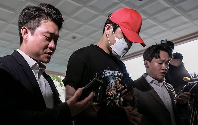 9월5일 서울시 서대문구의 한 초등학교 인근에서 아동을 납치하려고한 20대 일당이 서울지방법원의 구속 전 피의자 심문(영장실질심사)에 출석하고 있다. ⓒ뉴시스