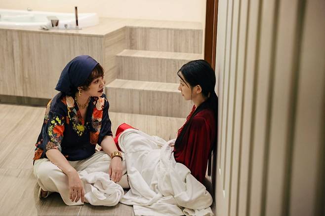 [사진 출처=㈜네오엔터테인먼트, 스튜디오 봄]