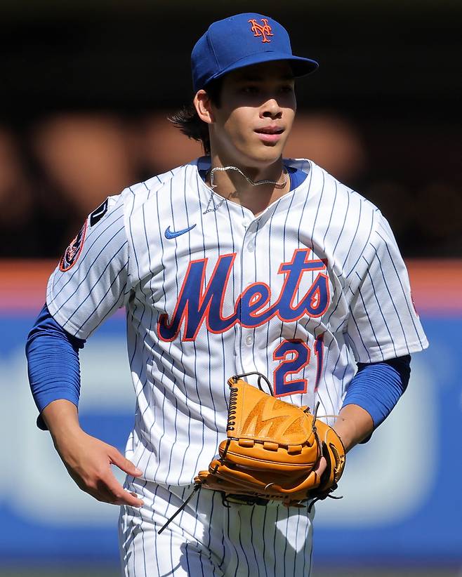 조나 통이 19일 미국 뉴욕 시티 필드에서 열린 샌디에이고 파드리스와 2025 MLB 정규리그 홈경기에서 3회초를 마치고 마운드를 내려오고 있다.   뉴욕 | Imagn Images연합뉴스