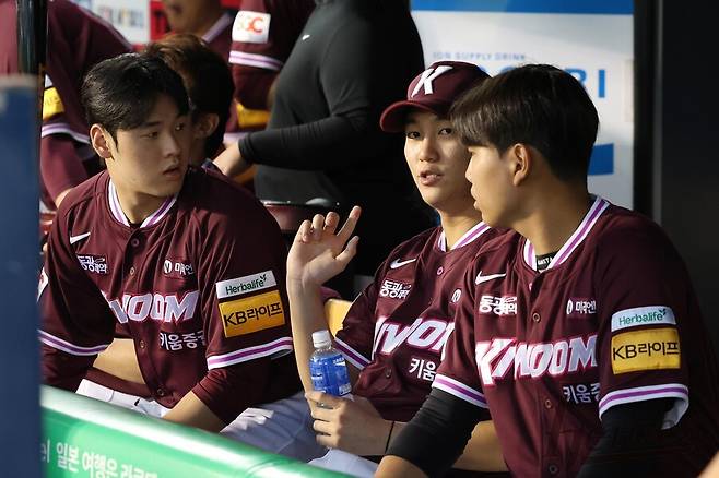 ▲ 왼쪽부터 신인 정현우, 안우진, 박정훈 ⓒ키움 히어로즈