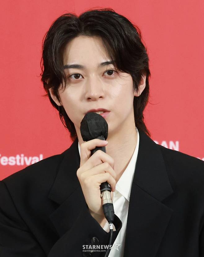 (부산=뉴스1) 권현진 기자 = 배우 한기찬이 19일 오후 부산광역시 해운대구 영화의전당에서 열린 '제30회 부산국제영화제(BIFF)' '결혼 피로연' 기자간담회에 참석해 취재진 질문에 답하고 있다. 2025.9.19/뉴스1  Copyright (C) 뉴스1. All rights reserved. 무단 전재 및 재배포,  AI학습 이용 금지. /사진=(부산=뉴스1) 권현진 기자