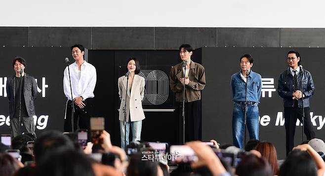 추창민 감독(왼쪽부터), 배우 로운, 신예은, 박서람, 박지환, 최귀화. <강영국 기자>