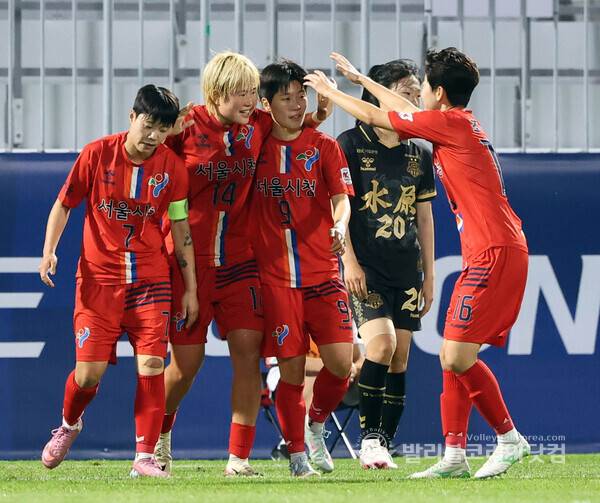 WK리그, 서울시청 전반전 선제골 환호.