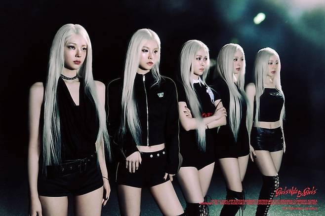 ITZY(왼쪽부터 리아, 예지, 류진, 유나, 채령).  JYP.