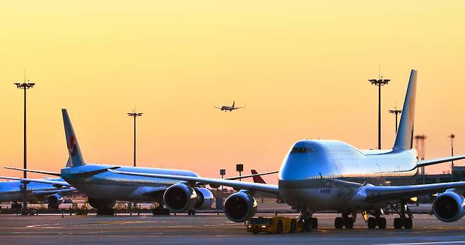 공항 활주로 전경.