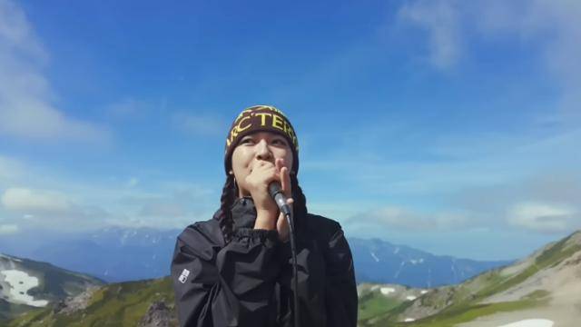 일본 인디밴드가 故 김광석의 명곡 '바람이 불어오는 곳'을 표절했다는 의혹을 받으며 국내외 팬들에게 큰 비판을 받고 있다. 유튜브 영상 캡처