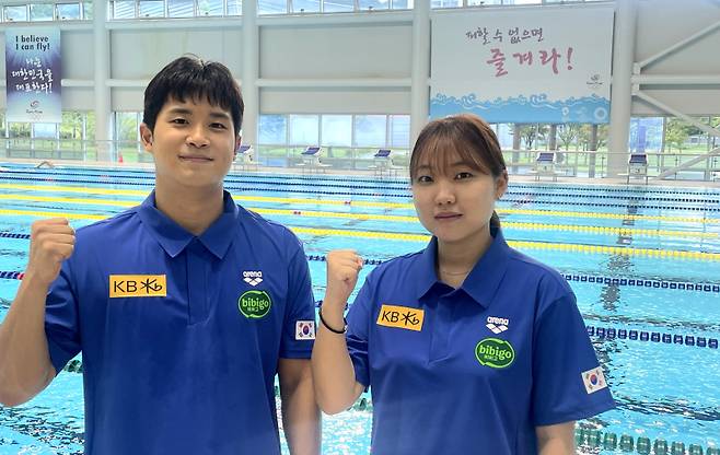 순재 트레이너(왼쪽)와 김민주 트레이너.&nbsp; &nbsp;사진=대한수영연맹 제공&nbsp;
