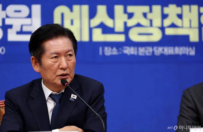 [서울=뉴시스] 김명년 기자 = 정청래 더불어민주당 대표가 18일 오후 서울 여의도 국회에서 열린 '서울·인천·강원 예산정책협의회에서 발언하고 있다. 2025.09.18. kmn@newsis.com /사진=김명년