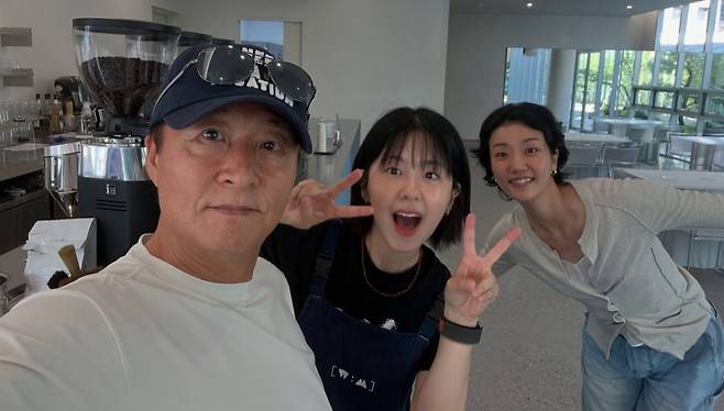 김종수가 박혜수의 경기도 파주 카페를 찾아 응원했다. /사진=인스타그램 갈무리