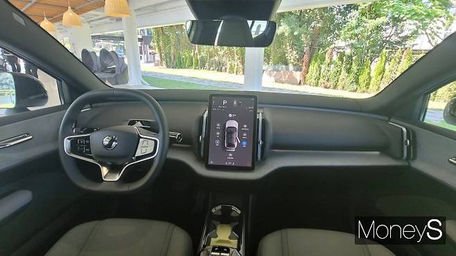 볼보 'EX30 CC' 1열은 개방감이 탁월하다. /사진=김창성 기자