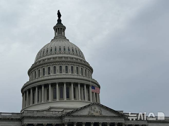 [워싱턴=뉴시스]미국 정부 셧다운(업무중단)을 막기 위한 임시예산안이 19일(현지 시간) 하원을 통과했으나 상원 문턱을 넘지 못하고 부결돼 우려가 높아지고 있다. 사진은 지난해 7월20일 미국 국회의사당의 모습. 2025.09.20.