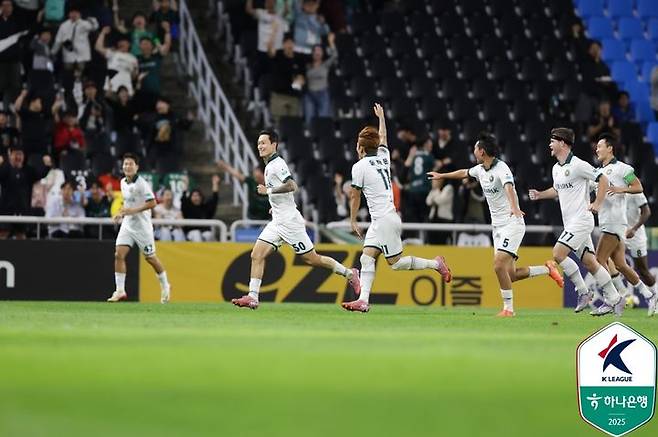 [서울=뉴시스] 프로축구 K리그2 김포FC의 박동진. (사진=한국프로축구연맹 제공) *재판매 및 DB 금지