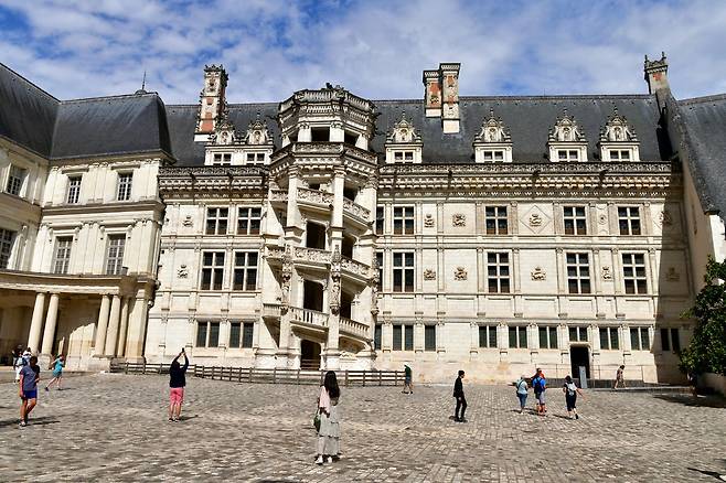 블루아성 프랑수아 1세 건물.