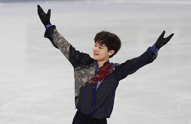 ▲ 인사하는 김현겸 ⓒ연합뉴스