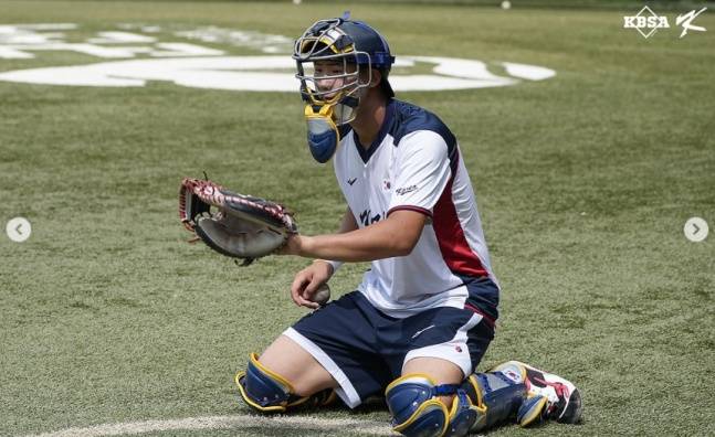원주고 이희성이 제32회 세계청소년야구선수권대회에서 포수 마스크를 썼다. /사진=KBSA 공식 SNS 갈무리