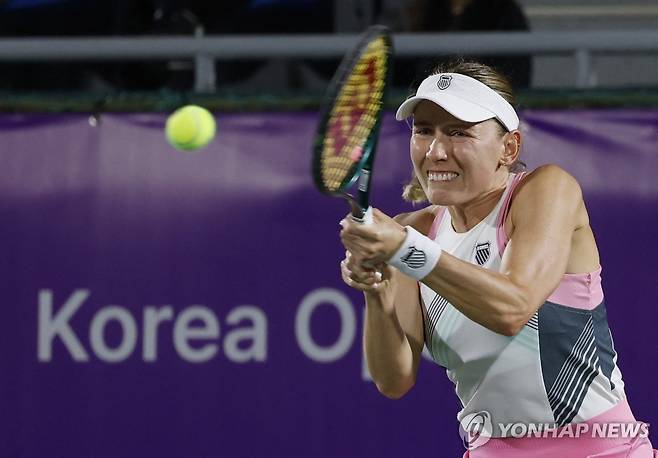 에카테리나 알렉산드로바의 준결승 경기 모습.  [로이터=연합뉴스]