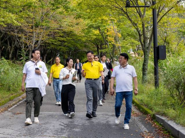 김재욱(오른쪽에서 두번째) 칠곡군수와 이상승(사진 오른쪽) 칠곡군의회 의장이 칠곡군 명품 순례길