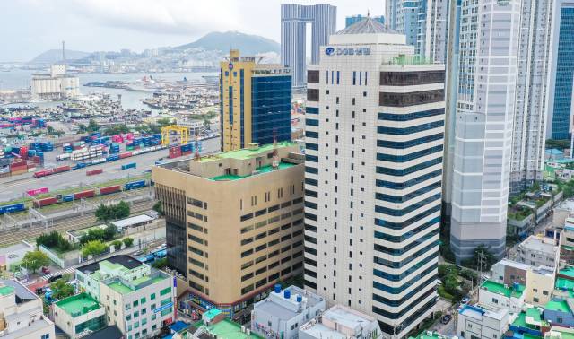 해양수산부 임시청사인 부산 동구 IM빌딩과 일대 전경. 김종진 기자 kjj1761@