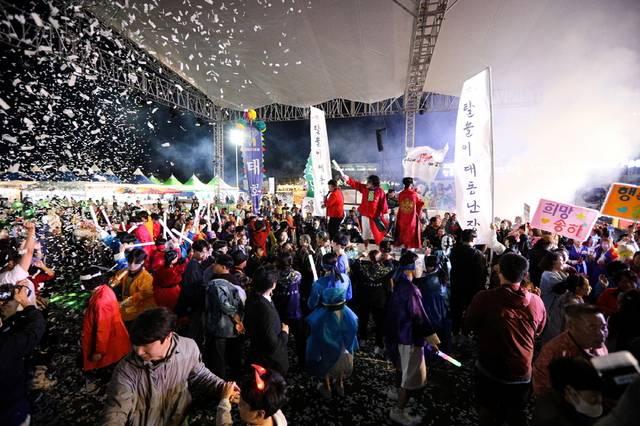 오는 26일부터 10월5일까지 10일간 안동시 전역에서 '2025 안동국제탈춤페스티벌'이 열린다. 안동시제공