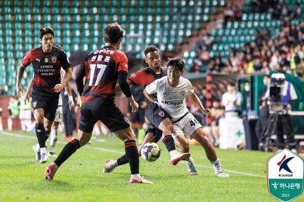 21일 저녁 포항스틸야드에서 열린 포항스틸러스와 제주SK의 K리그1 30라운드 경기 (사진=한국프로축구연맹)