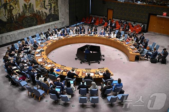 24일(현지시간) 미국 뉴욕 유엔 본부에서 열린 이란 핵 프로그램에 관한 유엔 안전보장이사회 회의 모습. 25.06.24 ⓒ AFP=뉴스1 ⓒ News1 김예슬 기자