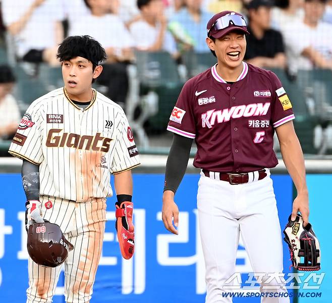 헤드샷을 맞고도 도루라니...황성빈의 투지에 웃고마는 송성문