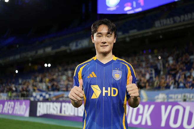 울산문수축구경기장/ 2025-2026 AFC 챔피언스리그 엘리트/ ACLE/ 리그스테이지 1차전/ 울산HDFC vs 청두룽청/ 울산 엄원상/ 사진 김정수