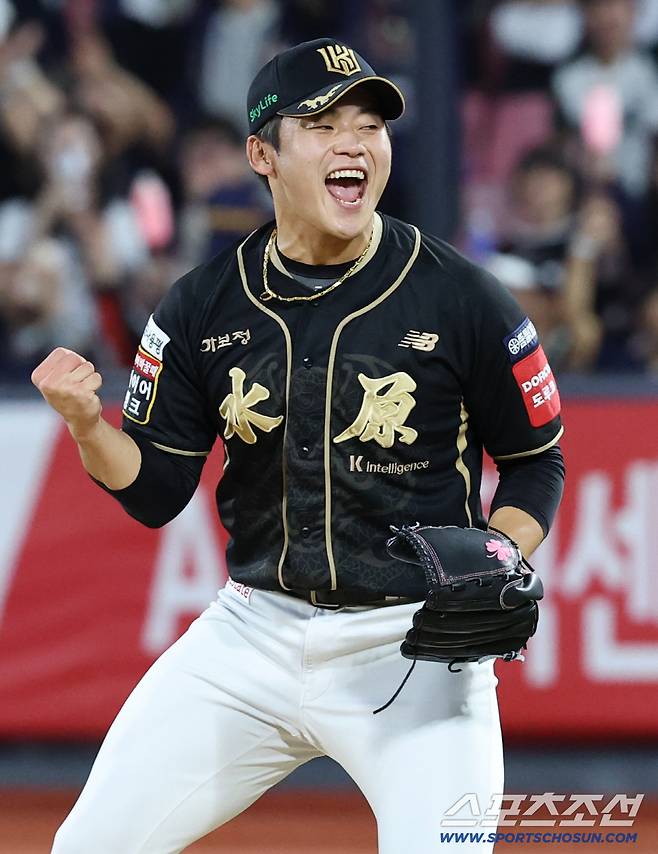 20일 수원 케이티위즈파크에서 열린 KT와 한화의 경기. KT가 한화에 승리했다. 승리가 확정되자 포효하는 KT 마무리 박영현. 수원=송정헌 기자songs@sportschosun.com/2025.09.20/