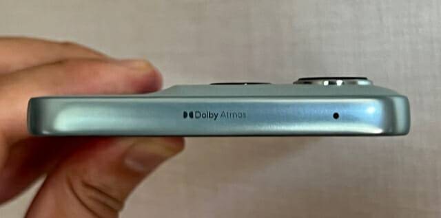 모토로라 '모토 g56 5G' 상단부 (사진=지디넷코리아 신영빈 기자)