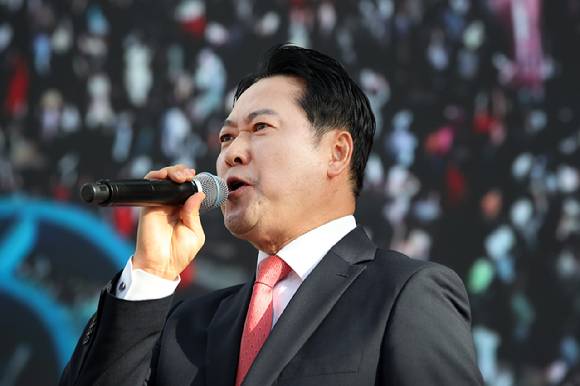 국민의힘 장동혁 대표가 21일 대구 동구 동대구역 광장에서 열린 '야당탄압·독재정치 국민 규탄대회'에서 발언하고 있다. [사진=연합뉴스]