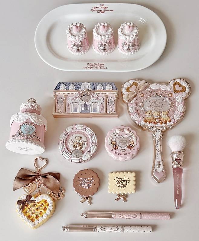 중국 뷰티 브랜드 ‘플라워 노즈’(Flower Knows)는 한국 공식 인스타그램을 열고 다음 달 자사 사이트 오픈을 예고했다. 플라워 노즈 인스타그램 캡처