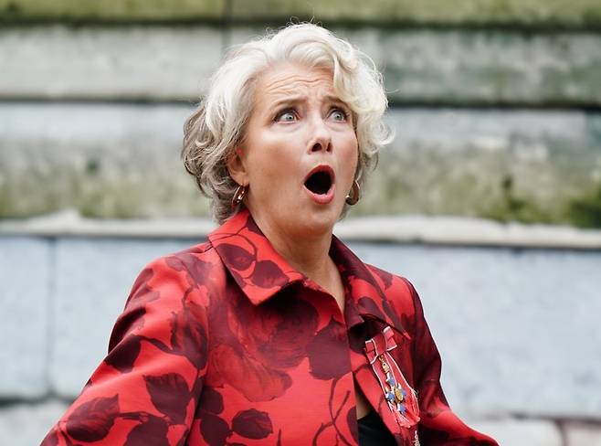 영국 배우 에마 톰슨이 2022년 찰스3세 대관식에 참석하고 있는 모습. [게티이미지]