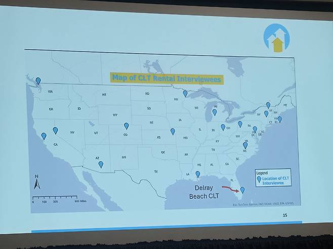 지난 8월 미국 플로리다주 올랜도에서 열린 제38회 부담가능주택 콘퍼런스에서 연사가 미국 커뮤니티토지신탁(CLT)에 대해 설명하고 있다. 홍승희 기자
