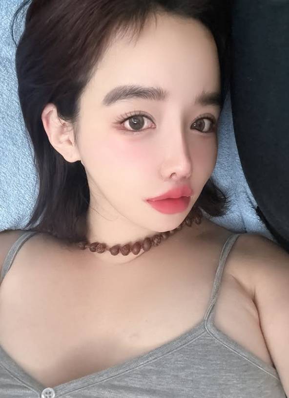 박봄 소셜미디어