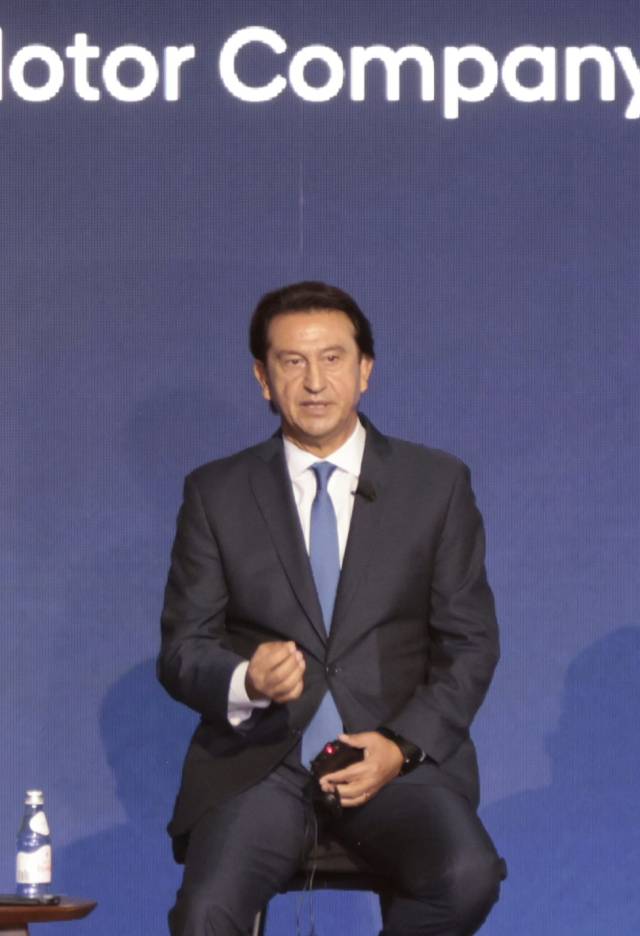 호세 무뇨스 현대차 사장이 18일(현지 시간) 미국 뉴욕 매해튼에서 열린 '2025 CEO 인베스터 데이' 행사에서 글로벌 투자자와 애널리스트들의 질문에 대답하고 있다. 사진 제공=현대차