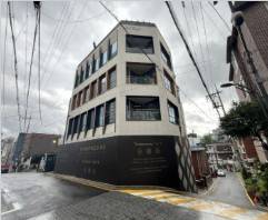 대우산업개발의 한재준 전 대표 소유 청담동 빌딩의 모습. 사진 제공=지지옥션