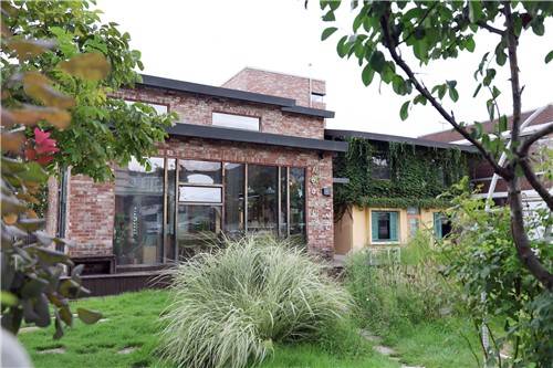 정원 같은 전주 서학예술마을도서관 [촬영 : 김동철]