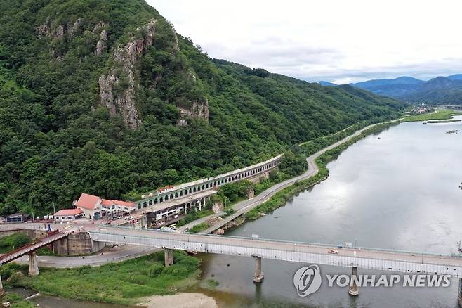 북한강따라 옛 강촌역 [연합뉴스 자료사진]