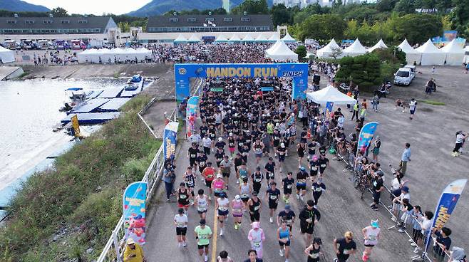 '2025 한돈런'에는 약 3천 여명의 참가자가 몰려 청량한 가을을 만끽하는 시간을 가졌다. 사진=한돈자조금관리위 제공.