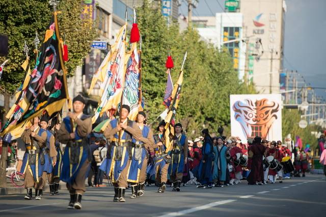 경주시가 올해 52회 신라문화제를 10월10일부터 12일까지 개최한다. 사진은 지난 신라문화제 장면. 경주시 제공