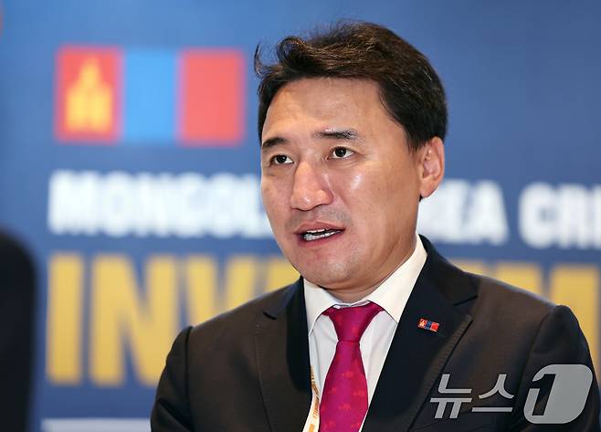 건거르 담딩냠 몽골 산업광물자원부 장관이 22일 오전 서울 용산구 그랜드하얏트호텔에서 열린 '한·몽골 핵심광물·광업투자 포럼'에 앞서 뉴스1과 인터뷰하고 있다. 2025.9.22/뉴스1 ⓒ News1 구윤성 기자