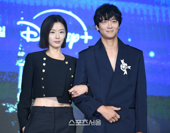 강동원과 전지현.  2025. 9. 2 최승섭기자 thunder@sportsseoul.com