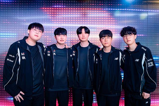 이변의 주인공 KT 롤스터 선수단. 사진 | LCK