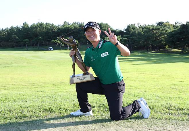 박성국이 21일 열린 골프존 오픈 최종 라운드에서 우승을 차지했다. 사진 | KPGA