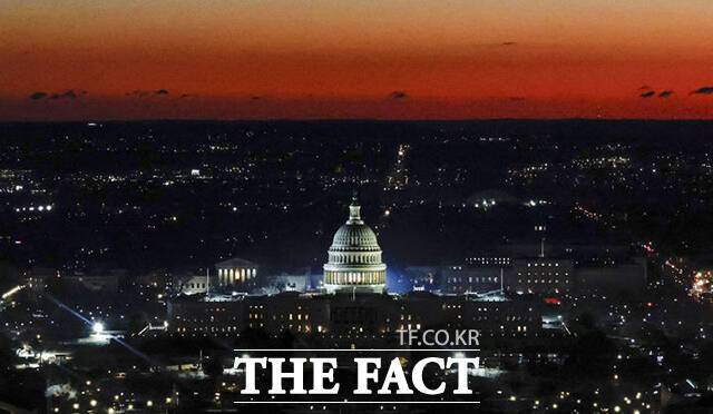 미국이 중국 바이오 기업을 견제하는 내용의 생물보안법 제정을 추진하자 중국도 혁신 의약품 승인을 가속화하며 대응에 나섰다. 사진은 미국 연방의회. /AP.뉴시스