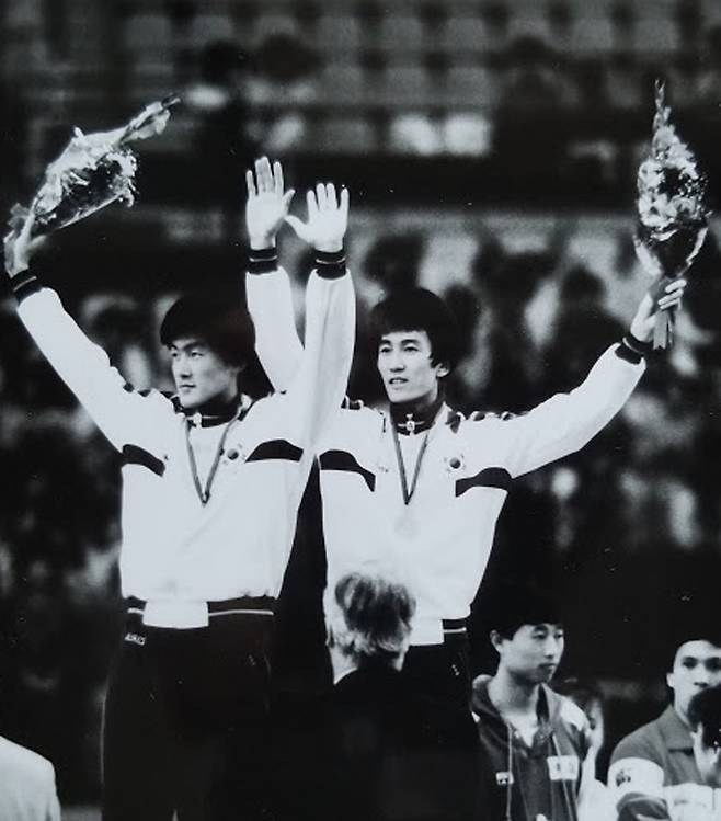 1992년 동아일보에 실린 박주봉 감독과 황금 콤비를 이룬 김문수. 동아일보 지면 캡처