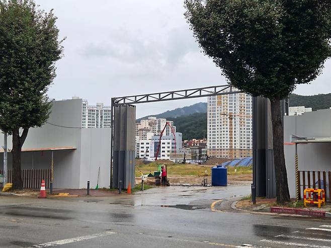 19일 오후 경기 의왕시 고천나구역 재개발 공사 현장. /방재혁 기자