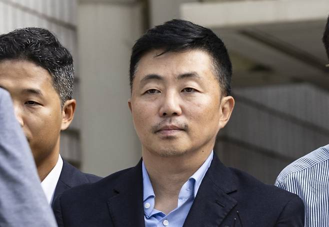 김건희 여사의 집사로 지목된 김예성씨가 지난 8월 15일 서울 서초구 서울중앙지법에 구속 전 피의자심문(영장실질심사)를 마치고 법원 청사를 나서고 있다. /사진=뉴시스